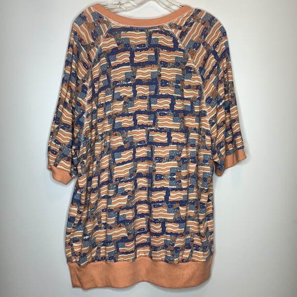 LuLaRoe Womens Faded Look American Flag Stretch Crewneck Top 3XL PLUS SIZE - Picture 5 of 5